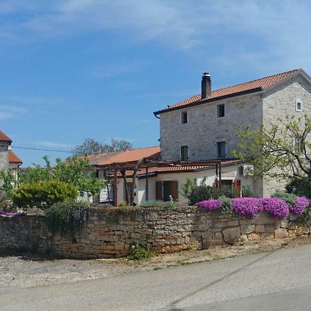 Abba Apartment Sveti Lovreč Pazenatički Esterno foto