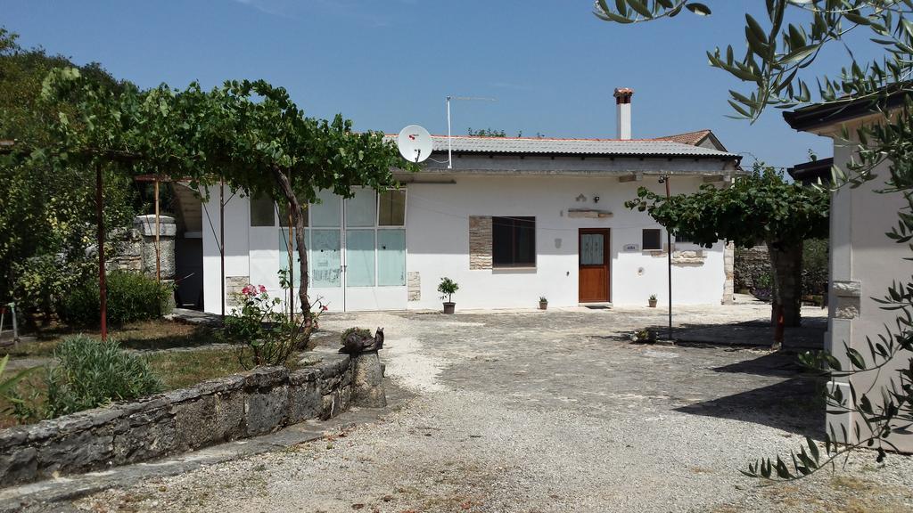 Abba Apartment Sveti Lovreč Pazenatički Esterno foto