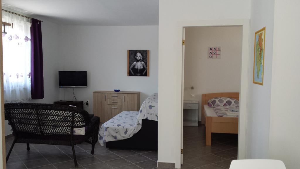 Abba Apartment Sveti Lovreč Pazenatički Esterno foto