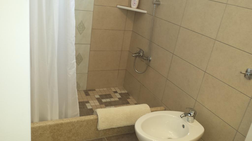 Abba Apartment Sveti Lovreč Pazenatički Esterno foto