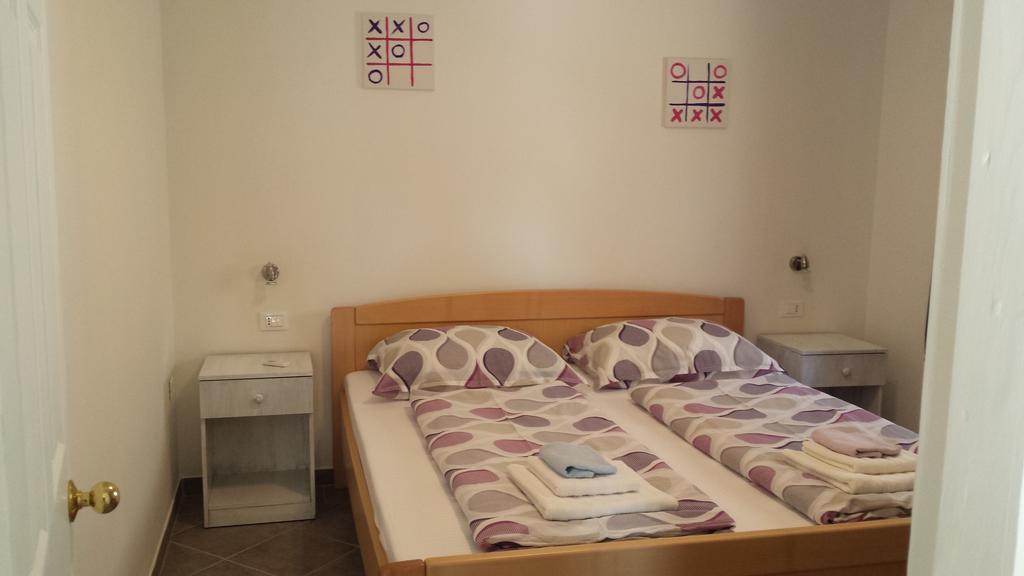 Abba Apartment Sveti Lovreč Pazenatički Esterno foto