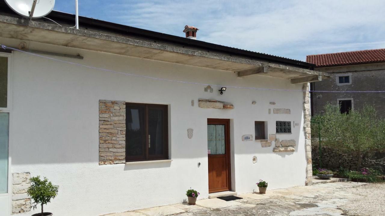 Abba Apartment Sveti Lovreč Pazenatički Esterno foto