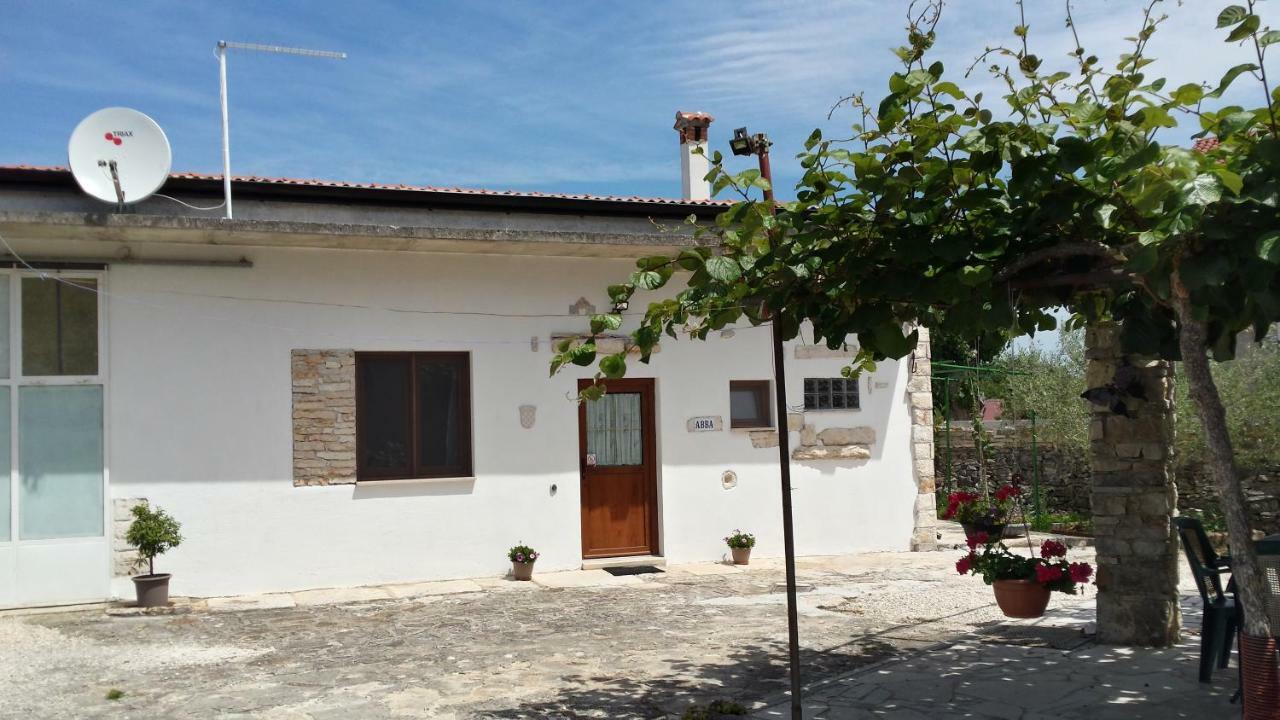 Abba Apartment Sveti Lovreč Pazenatički Esterno foto