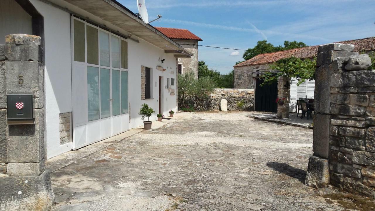 Abba Apartment Sveti Lovreč Pazenatički Esterno foto