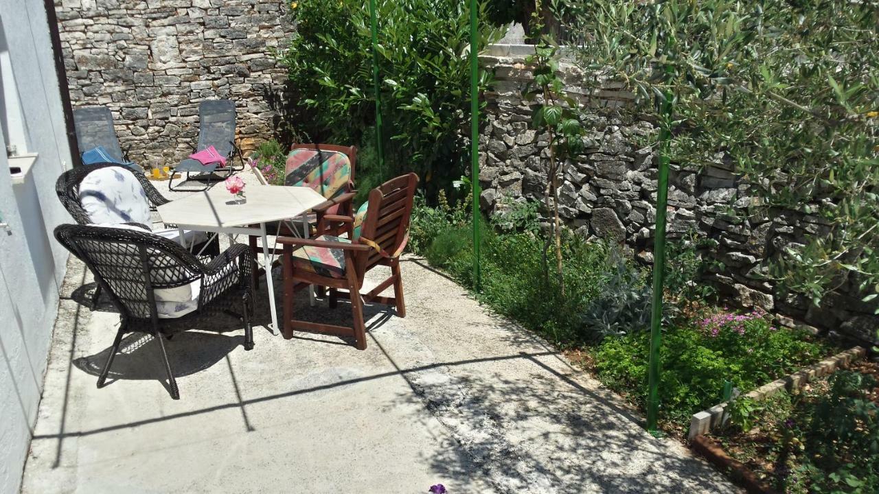 Abba Apartment Sveti Lovreč Pazenatički Esterno foto