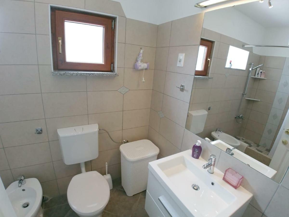 Abba Apartment Sveti Lovreč Pazenatički Esterno foto